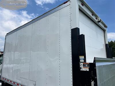 2018 Isuzu NPR 14' Box   - Photo 26 - Mount Joy, PA 17552