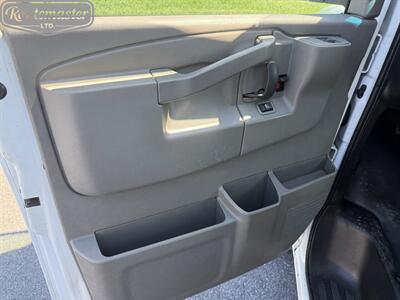 2021 Chevrolet Express 3500 10' Utility   - Photo 18 - Mount Joy, PA 17552