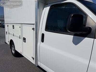 2021 Chevrolet Express 3500 10' Utility   - Photo 6 - Mount Joy, PA 17552