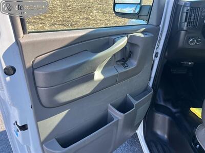 2015 Chevrolet Express 3500 Cargo   - Photo 12 - Mount Joy, PA 17552