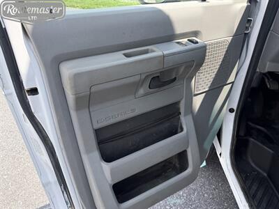 2017 Ford E-Series Van E-450 14' Utility   - Photo 29 - Mount Joy, PA 17552