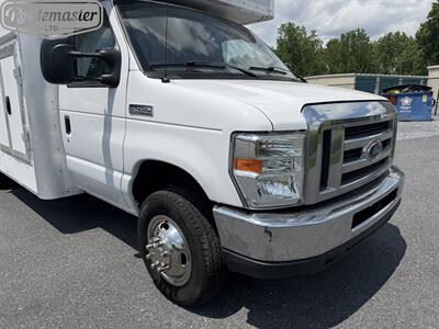 2017 Ford E-Series Van E-450 14' Utility   - Photo 17 - Mount Joy, PA 17552