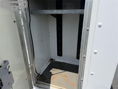 2017 Ford E-Series Van E-450 14' Utility   - Photo 13 - Mount Joy, PA 17552
