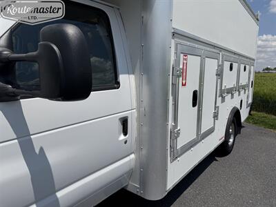 2017 Ford E-Series Van E-450 14' Utility   - Photo 6 - Mount Joy, PA 17552