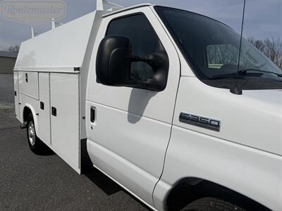 2019 Ford E-Series Van E-350 10' KUV   - Photo 21 - Mount Joy, PA 17552