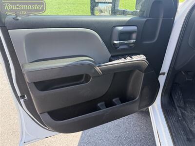 2017 Chevrolet Silverado 3500 8' Open Utility   - Photo 2 - Mount Joy, PA 17552