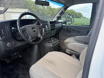 2022 Chevrolet Express 3500 12' Utility   - Photo 17 - Mount Joy, PA 17552