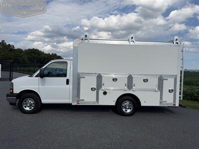 2022 Chevrolet Express 3500 12' Utility   - Photo 7 - Mount Joy, PA 17552