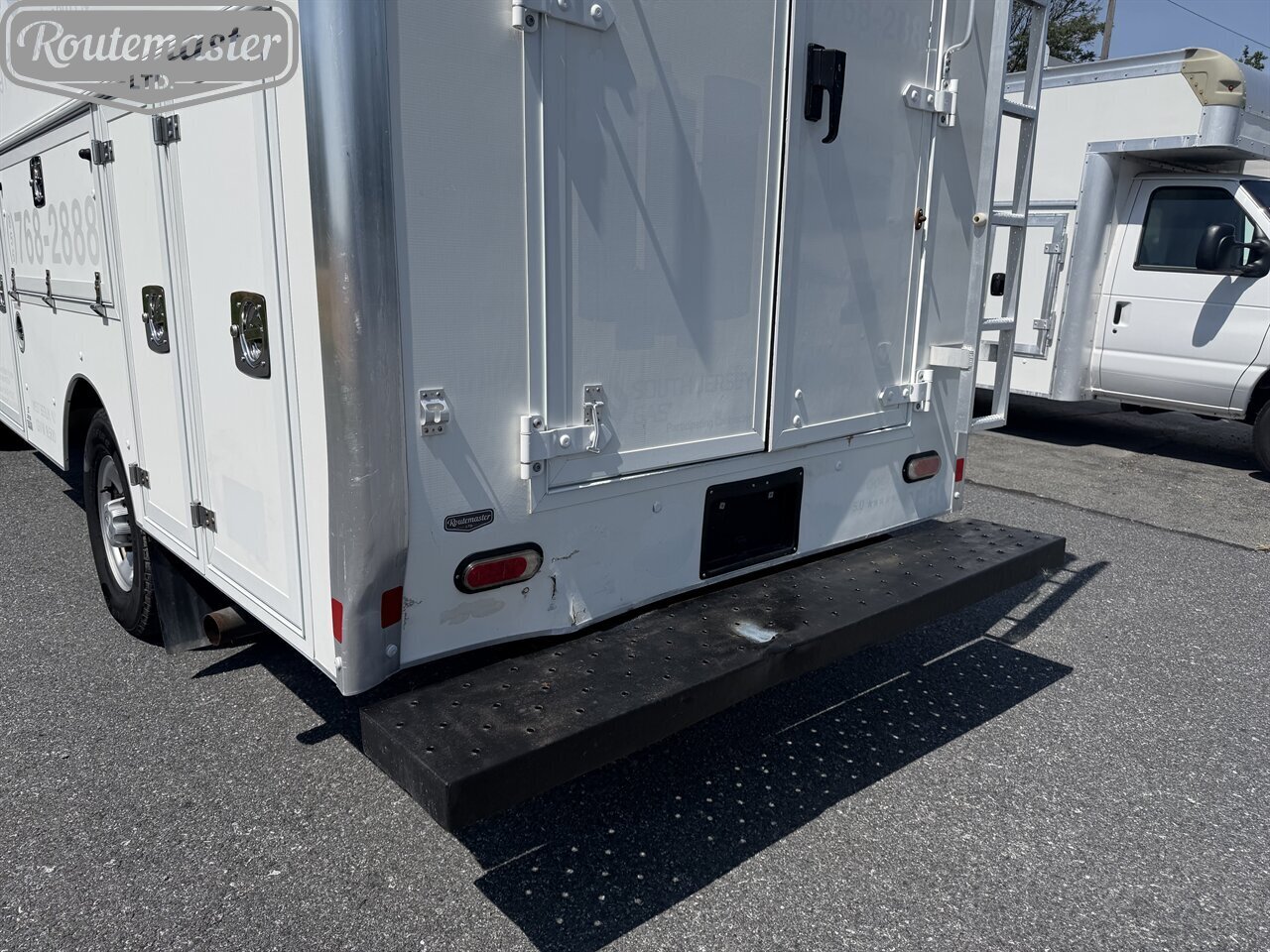2019 Chevrolet Express 3500 12' Utility - Photo 8 - Mount Joy, PA 17552