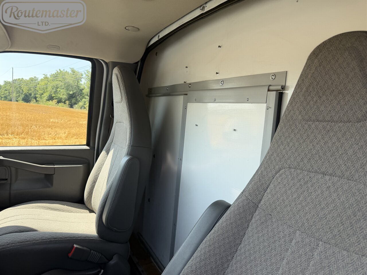 2019 Chevrolet Express 3500 12' Utility - Photo 21 - Mount Joy, PA 17552