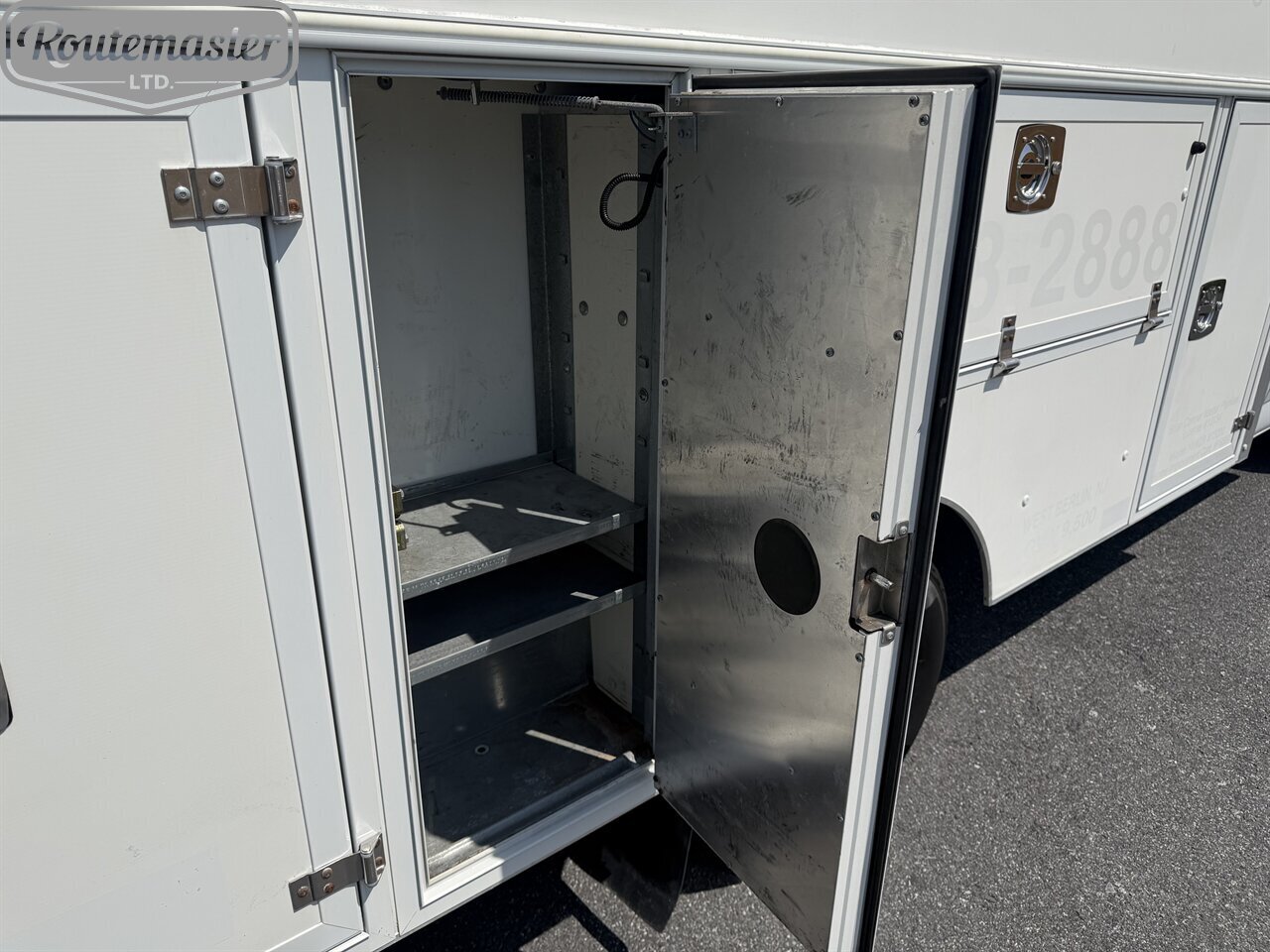2019 Chevrolet Express 3500 12' Utility - Photo 37 - Mount Joy, PA 17552