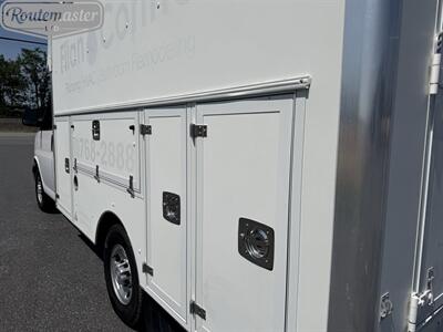 2019 Chevrolet Express 3500 12' Utility - Photo 9 - Mount Joy, PA 17552