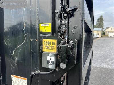 2015 Ford F-650 22' Stakebody   - Photo 6 - Mount Joy, PA 17552