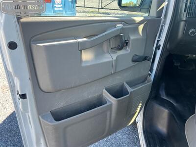 2016 Chevrolet Express 3500 10' Utility   - Photo 16 - Mount Joy, PA 17552