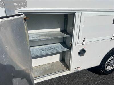 2016 Chevrolet Express 3500 10' Utility   - Photo 12 - Mount Joy, PA 17552