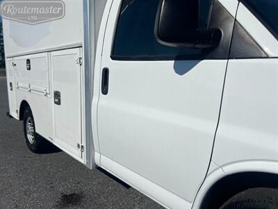 2016 Chevrolet Express 3500 10' Utility   - Photo 27 - Mount Joy, PA 17552