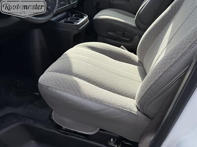 2021 Chevrolet Express 3500 12' Box - Photo 37 - Mount Joy, PA 17552