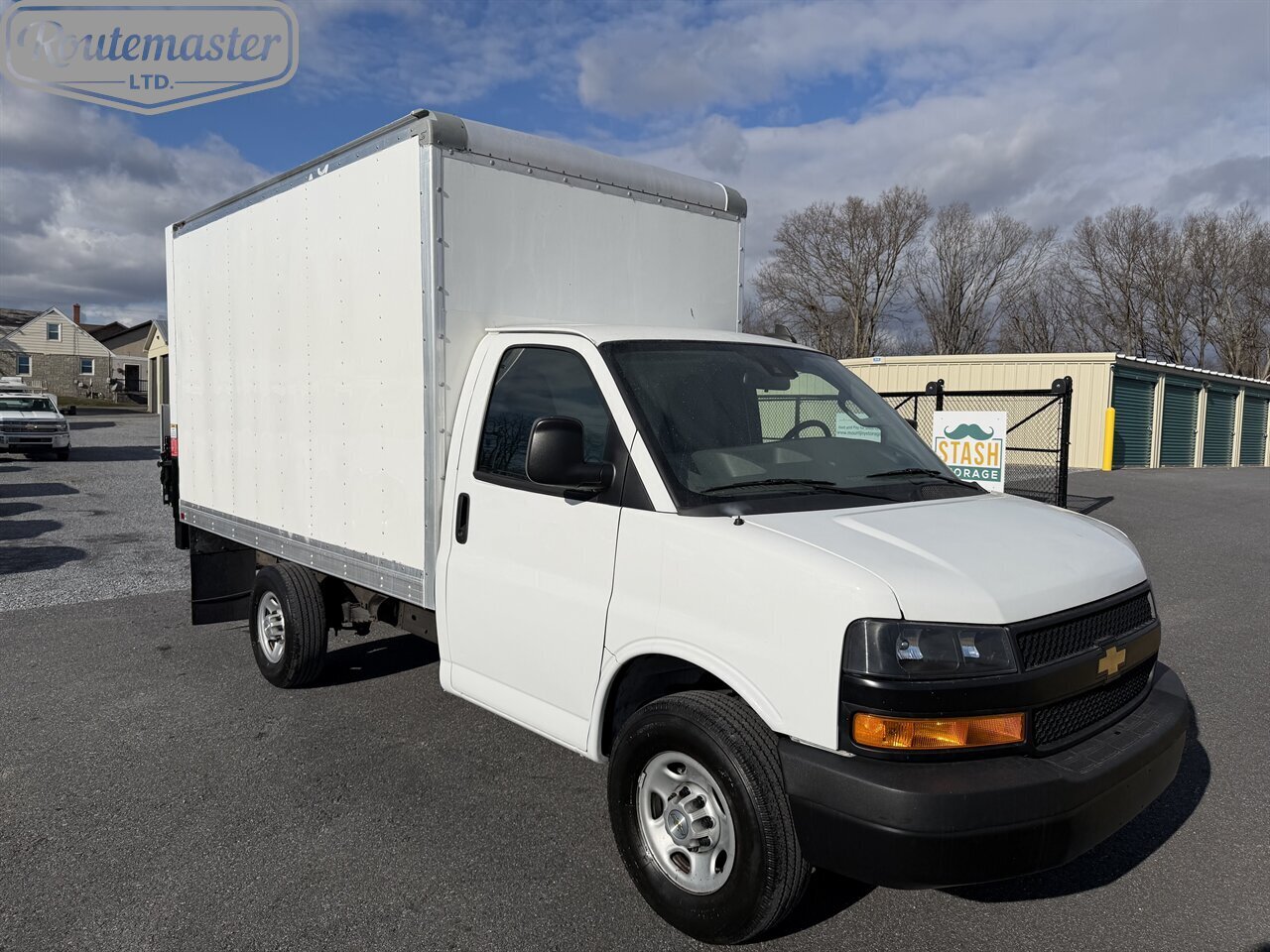 2021 Chevrolet Express 3500 12' Box   - Photo 1 - Mount Joy, PA 17552