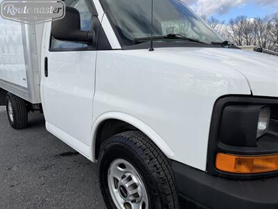 2021 Chevrolet Express 3500 12' Box - Photo 4 - Mount Joy, PA 17552