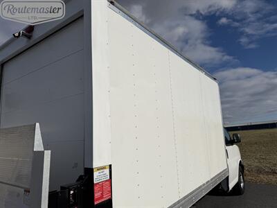2021 Chevrolet Express 3500 12' Box - Photo 35 - Mount Joy, PA 17552