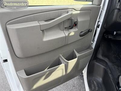 2021 Chevrolet Express 3500 12' Box - Photo 36 - Mount Joy, PA 17552