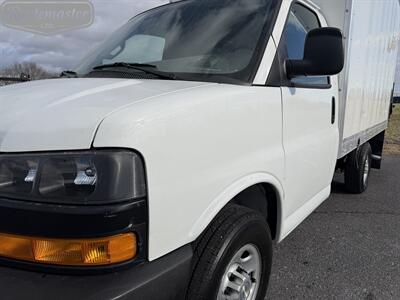 2021 Chevrolet Express 3500 12' Box - Photo 20 - Mount Joy, PA 17552