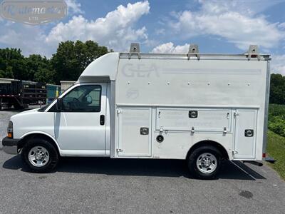2014 Chevrolet Express 3500 10' Utility   - Photo 15 - Mount Joy, PA 17552