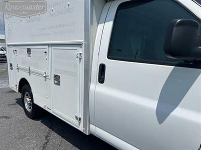 2014 Chevrolet Express 3500 10' Utility   - Photo 24 - Mount Joy, PA 17552