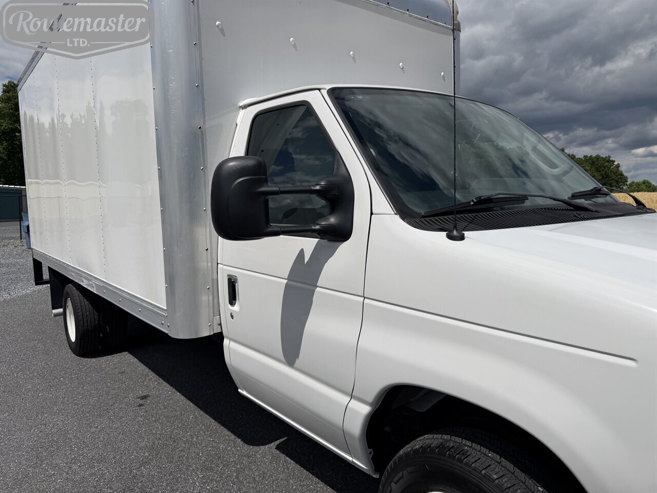 2021 Ford E-Series Van E-350 16' Box - Photo 14 - Mount Joy, PA 17552