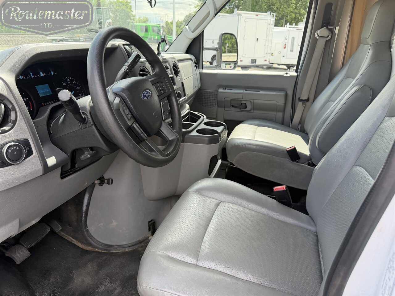 2021 Ford E-Series Van E-350 16' Box - Photo 24 - Mount Joy, PA 17552