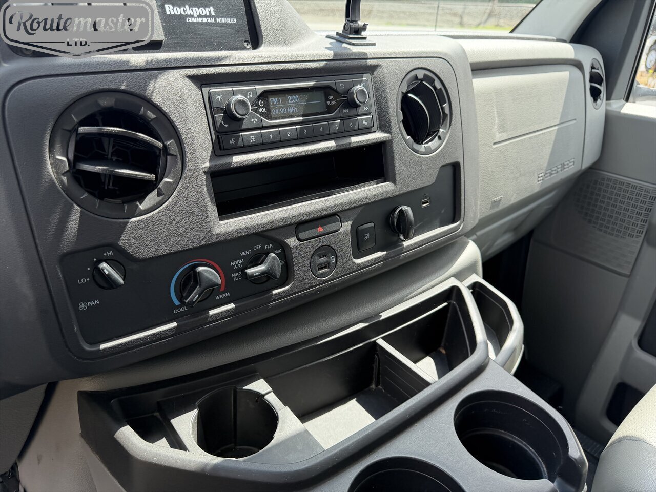 2021 Ford E-Series Van E-350 16' Box - Photo 28 - Mount Joy, PA 17552