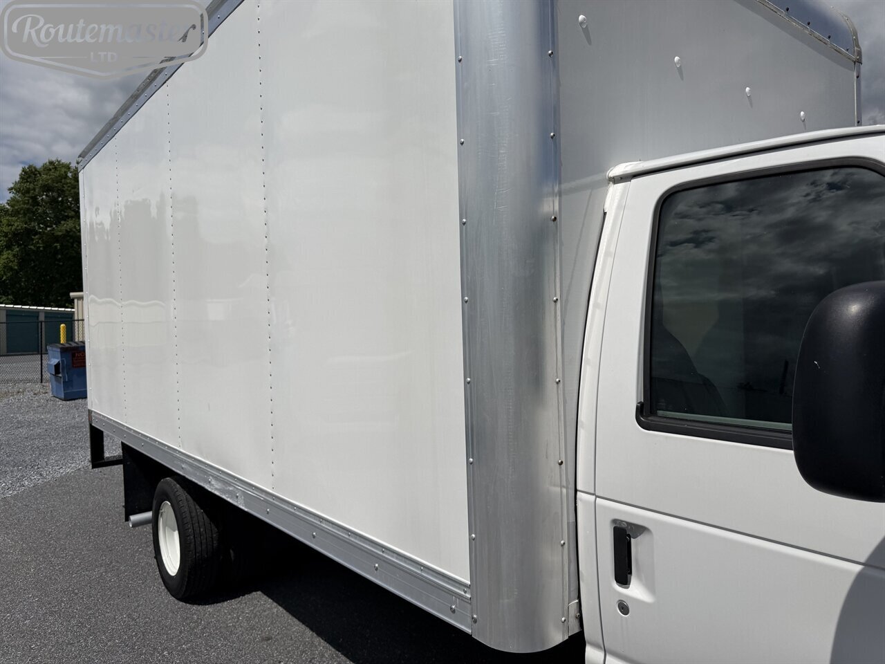 2021 Ford E-Series Van E-350 16' Box - Photo 16 - Mount Joy, PA 17552