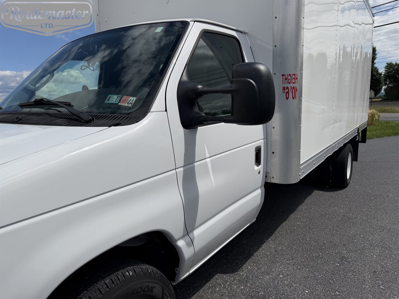 2021 Ford E-Series Van E-350 16' Box - Photo 3 - Mount Joy, PA 17552