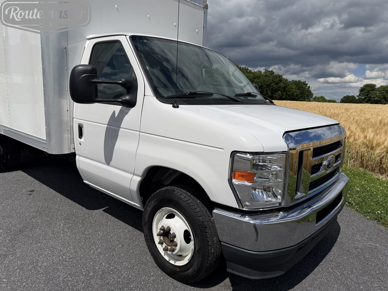 2021 Ford E-Series Van E-350 16' Box - Photo 13 - Mount Joy, PA 17552