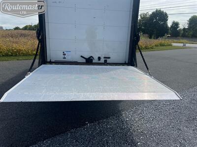 2001 Ford E-Series Van E-350 16' Box   - Photo 12 - Mount Joy, PA 17552
