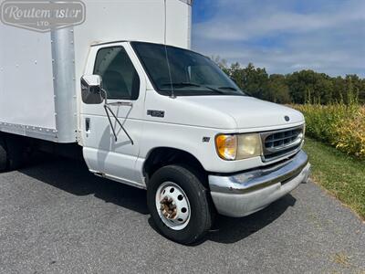 2001 Ford E-Series Van E-350 16' Box   - Photo 2 - Mount Joy, PA 17552
