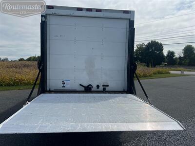 2001 Ford E-Series Van E-350 16' Box   - Photo 13 - Mount Joy, PA 17552