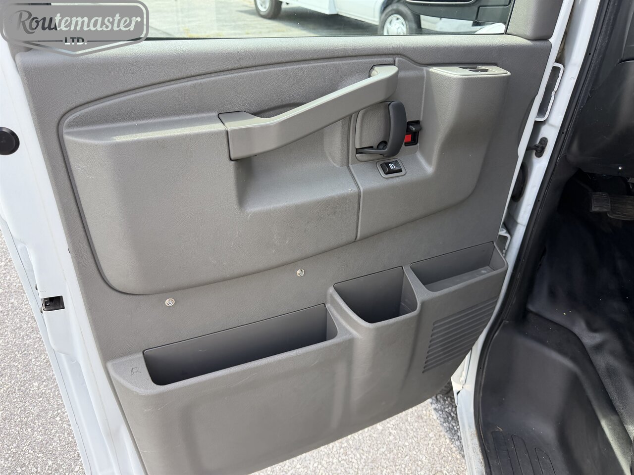 2019 GMC Savana 3500 Cargo - Photo 12 - Mount Joy, PA 17552