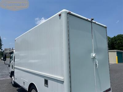 2018 Isuzu NPR 14' Box   - Photo 8 - Mount Joy, PA 17552