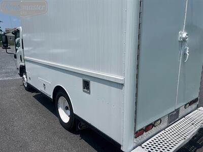 2018 Isuzu NPR 14' Box   - Photo 9 - Mount Joy, PA 17552