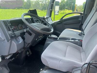 2018 Isuzu NPR 14' Box   - Photo 22 - Mount Joy, PA 17552