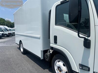2018 Isuzu NPR 14' Box   - Photo 11 - Mount Joy, PA 17552