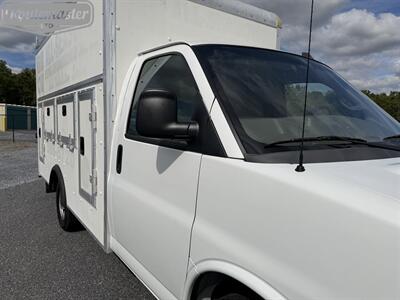 2018 Chevrolet Express 3500 12' Utility   - Photo 32 - Mount Joy, PA 17552