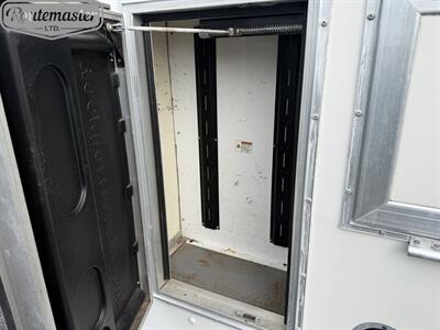 2018 Chevrolet Express 3500 12' Utility   - Photo 19 - Mount Joy, PA 17552