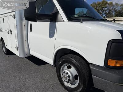 2015 Chevrolet Express 3500 12' Utility   - Photo 26 - Mount Joy, PA 17552