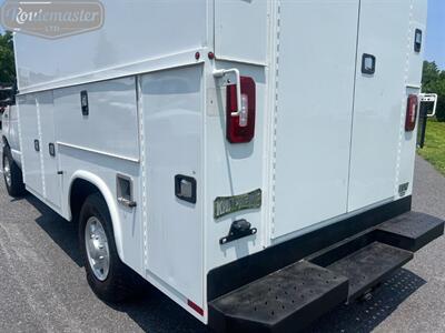 2022 Ford E-Series Van E-350 10' KUV   - Photo 33 - Mount Joy, PA 17552