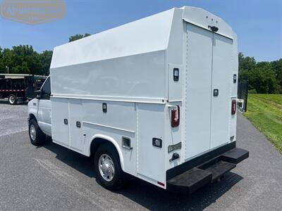 2022 Ford E-Series Van E-350 10' KUV   - Photo 31 - Mount Joy, PA 17552