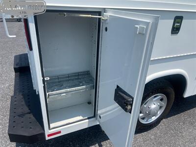 2022 Ford E-Series Van E-350 10' KUV   - Photo 10 - Mount Joy, PA 17552
