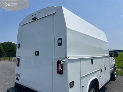 2022 Ford E-Series Van E-350 10' KUV   - Photo 9 - Mount Joy, PA 17552