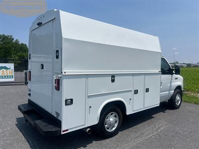 2022 Ford E-Series Van E-350 10' KUV   - Photo 7 - Mount Joy, PA 17552